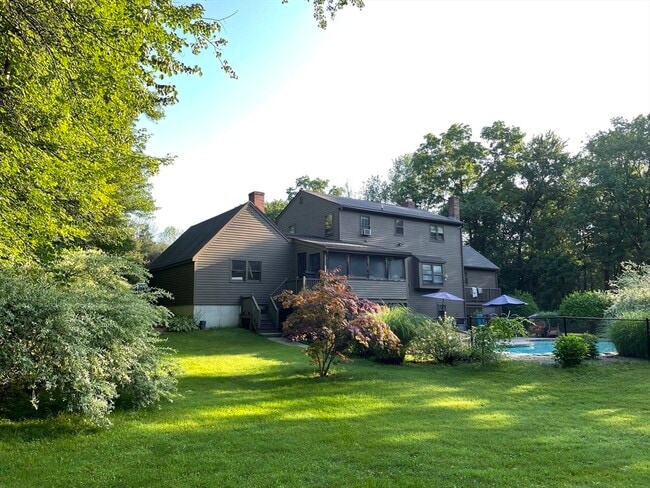 Building Photo - 4 Chestnut St