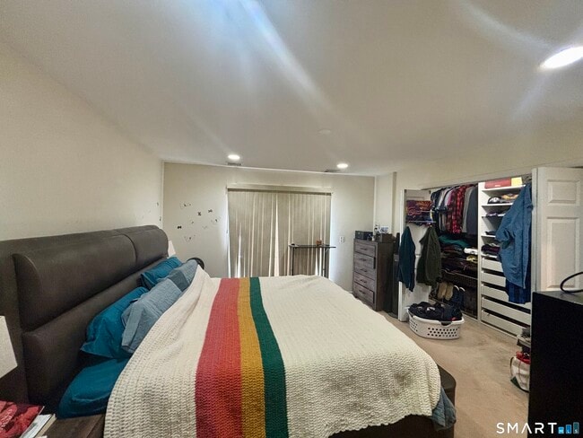 Building Photo - 14 Old Fitch Hill Rd