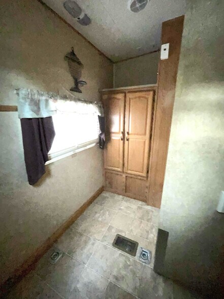 Building Photo - 1 1st St