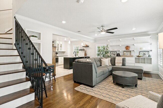 Building Photo - FURNISHED 3-BEDROOM APARTMENT IN OLMOS PARK