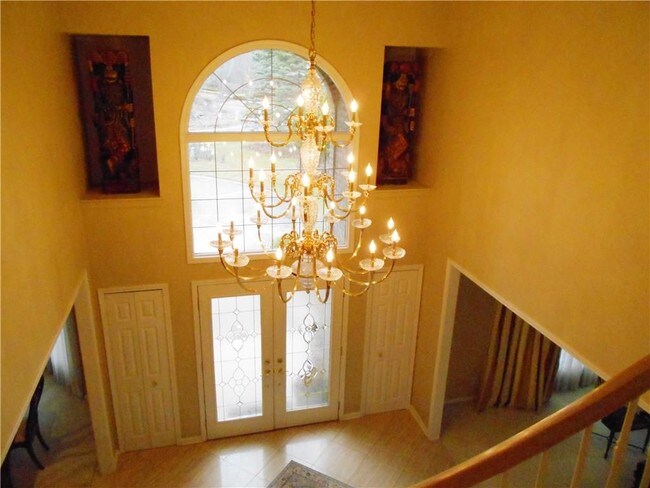 Building Photo - 1530 Scenic Hollow Dr