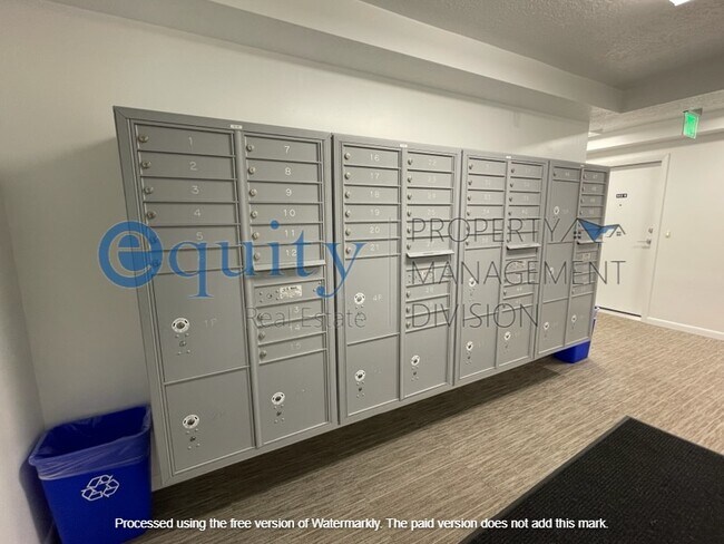 Building Photo - 1032 E 400 S