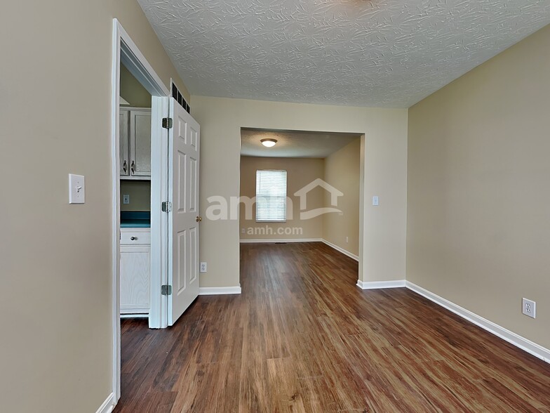 Building Photo - 2843 Presidential Dr