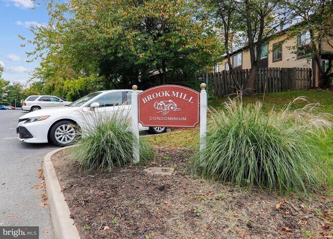 Building Photo - 15603 Dorset Rd