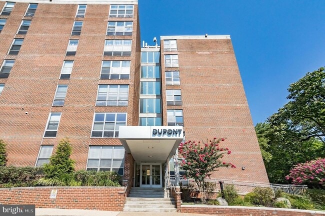 Primary Photo - 6100 Henry Ave