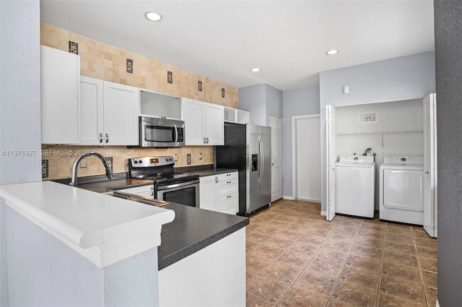 Building Photo - 2167 Hacienda Terrace