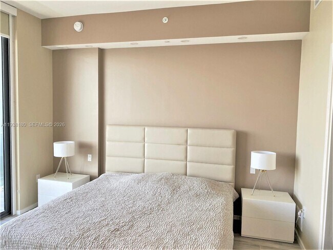 Building Photo - 801 S Miami Ave