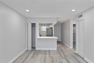 2 BR 2 BA 932 SQ FT - Kitchen - 5525 SW 41 St