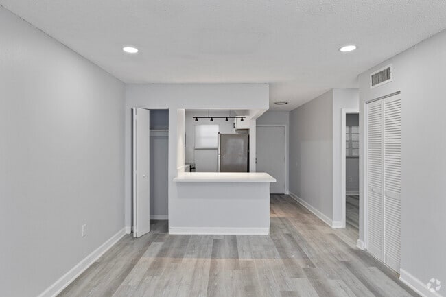 2 BR 2 BA 932 SQ FT - Kitchen - Allaire on 41st Street