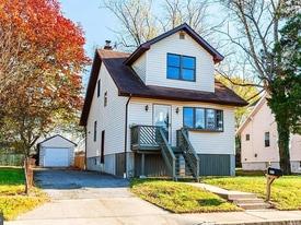 Building Photo - 5927 Greenhill Ave