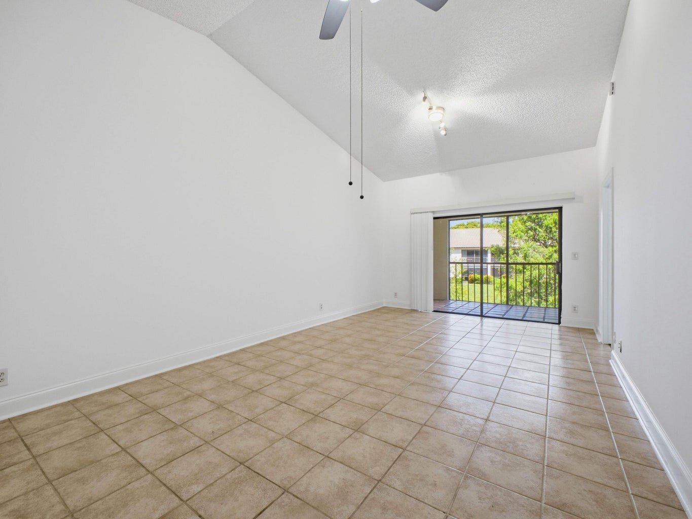 Building Photo - 321 Norwood Terrace