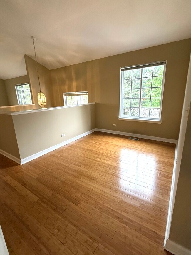 Building Photo - 2419 Oakfield Ct