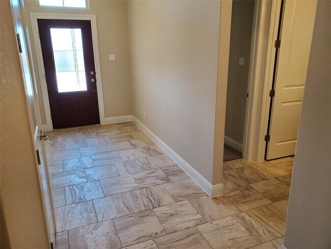 Building Photo - 539 Tanda Ln