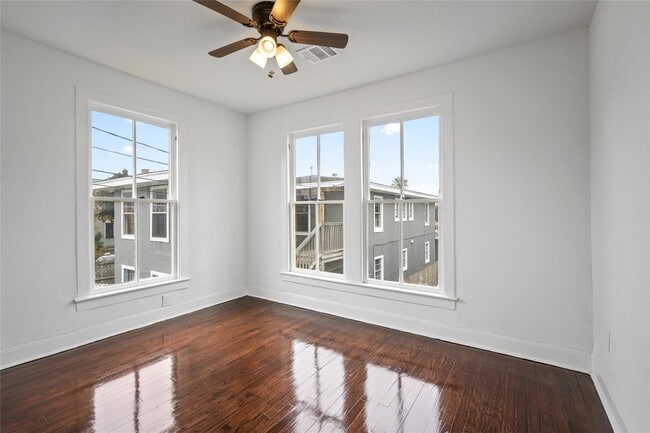 Building Photo - 1106 Winnie St