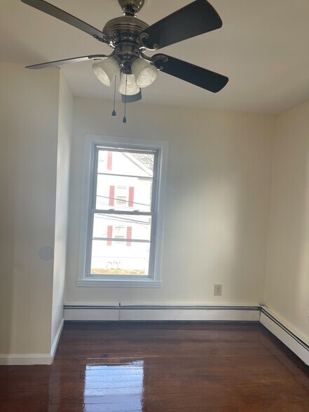 Building Photo - 24 Garden St