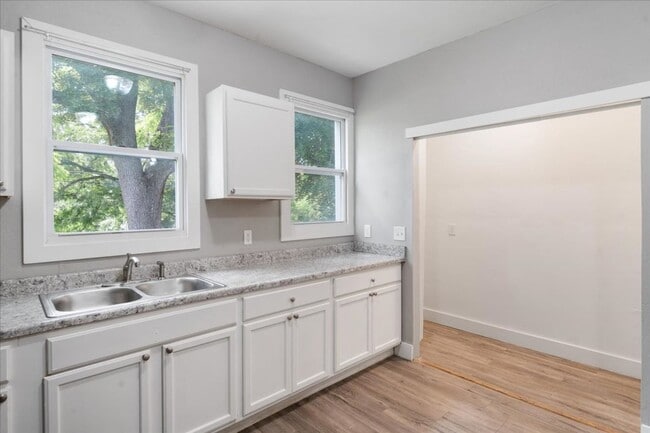 Building Photo - 1218 Brown St