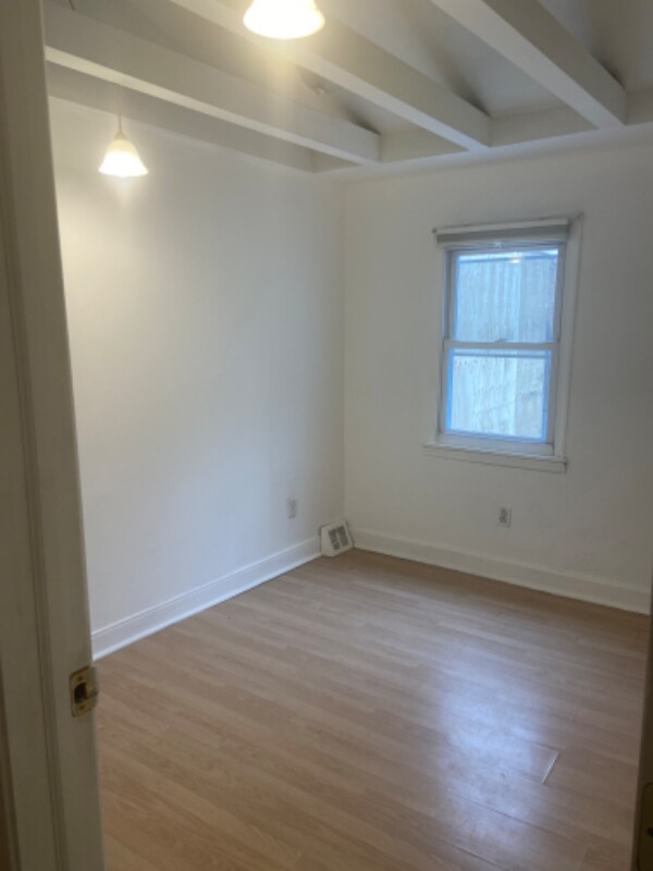 Building Photo - 450 Belgrade St