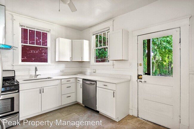 Building Photo - 4 br, 2 bath House - 1304 Bainbridge St.