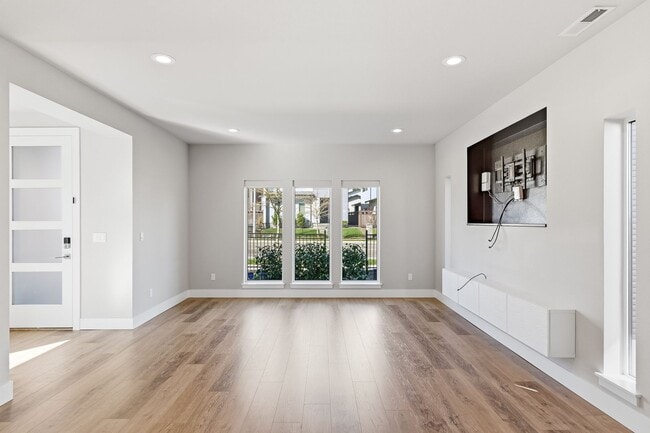 Building Photo - Modern Happy Valley Home with Designer Finishes & Spacious Open Layout