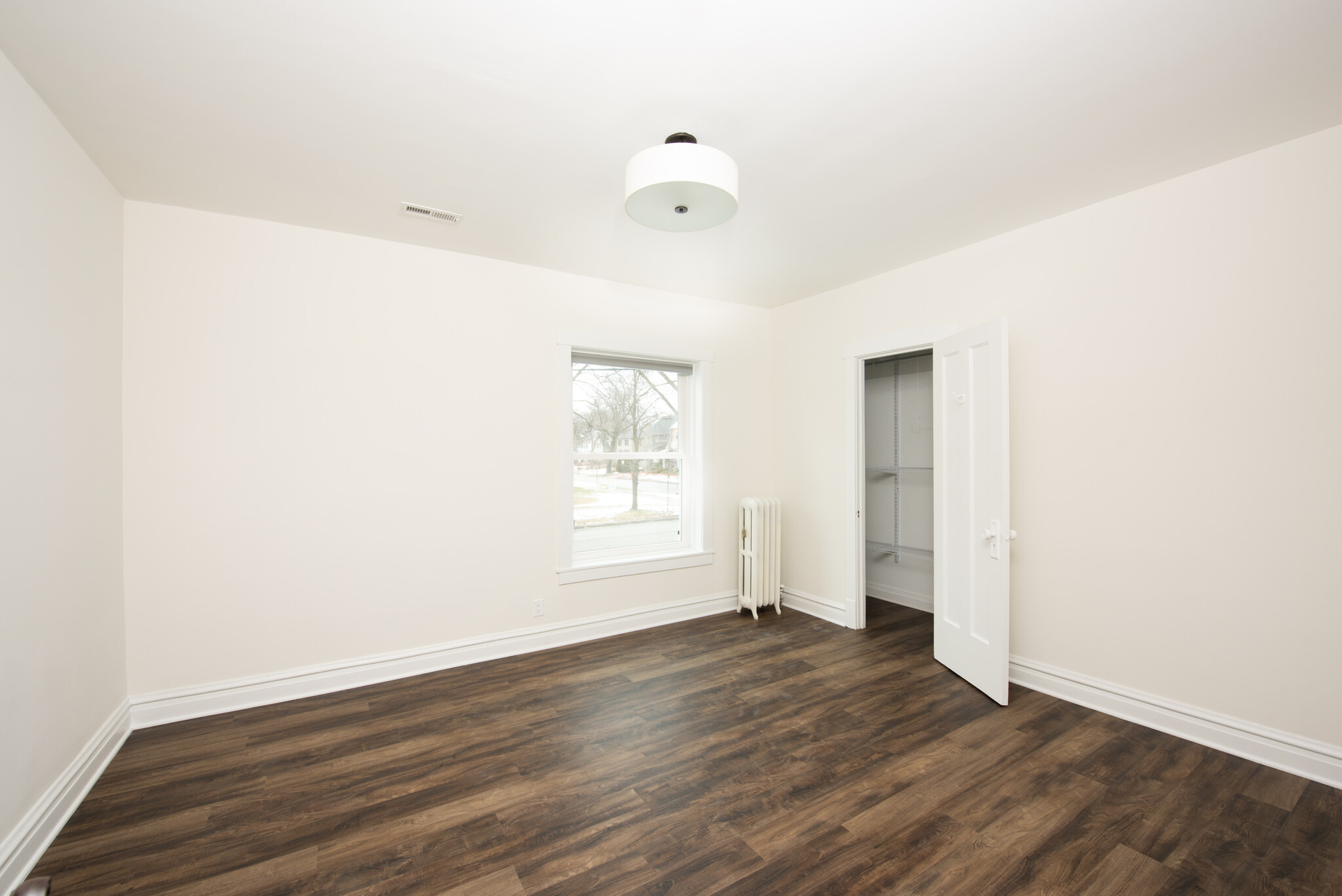 Building Photo - 1044 Asbury Ave