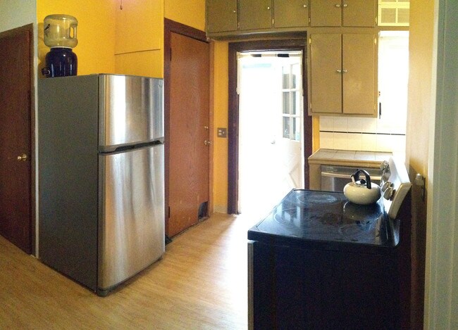 Building Photo - 142 S Marquette St