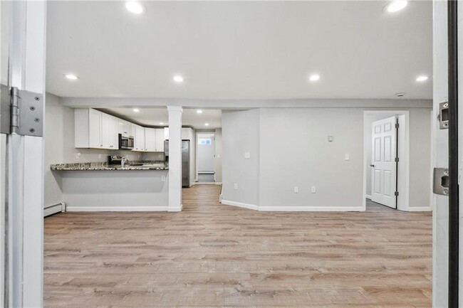 Building Photo - 1124 Newport Ave