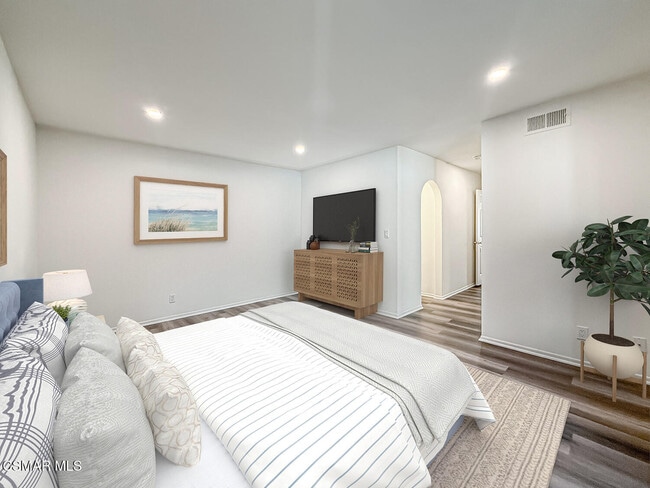 Building Photo - 655 Arroyo Oaks Dr