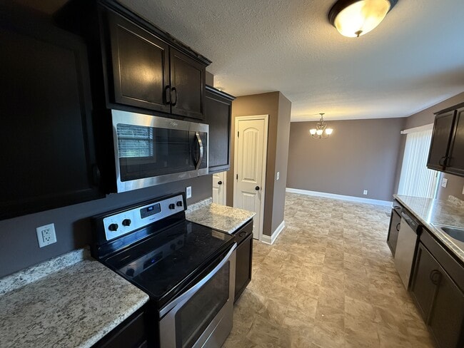 Building Photo - 113 Grassmire Dr