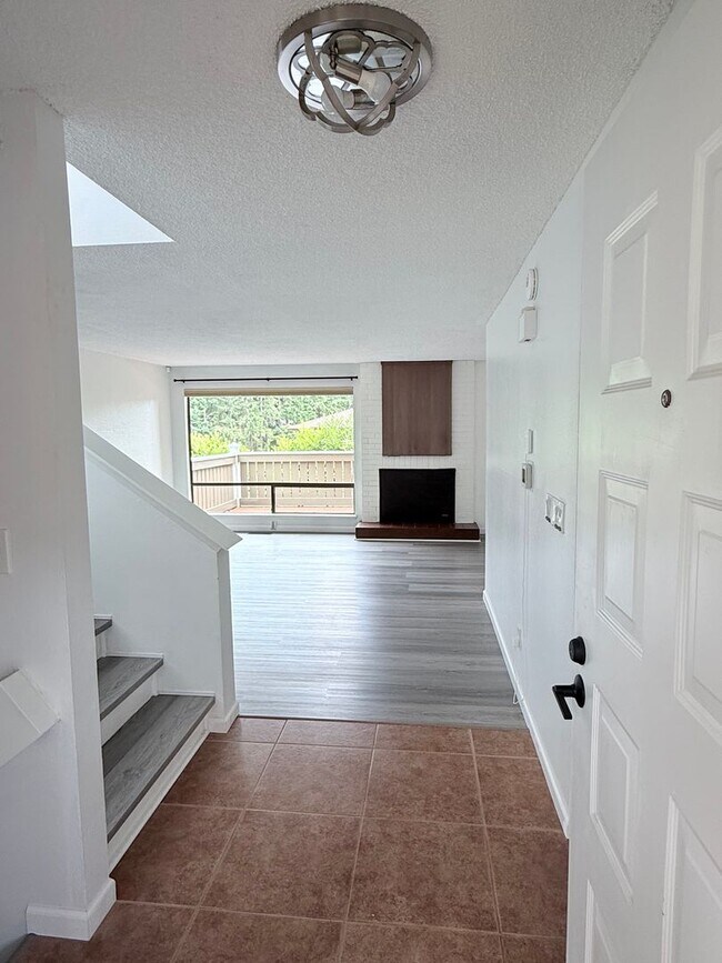 Building Photo - Charming 3-Bed Condo in Quail Run | Pool, ...