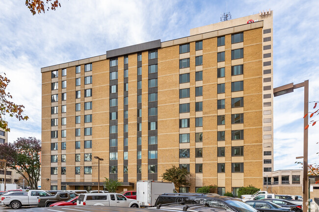 118 Monroe St - Americana Centre Condo