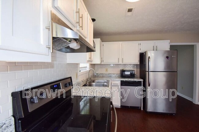 Building Photo - 5935 Bloomsbury Dr