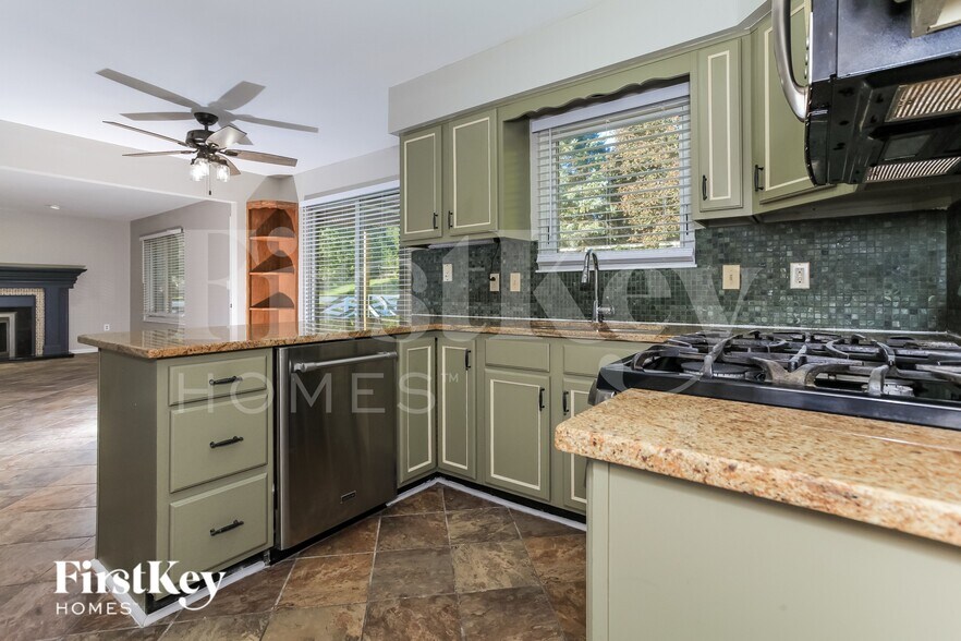 Building Photo - 6012 Kingsgate Dr