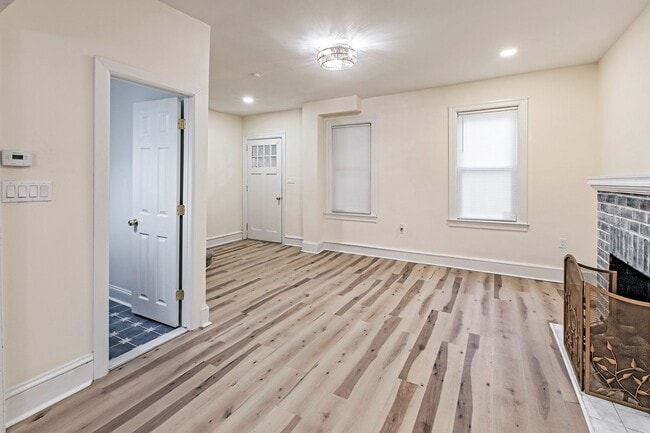 Building Photo - 3 bedroom, 1.5 bath, newly renovated home in Wilmington, DE