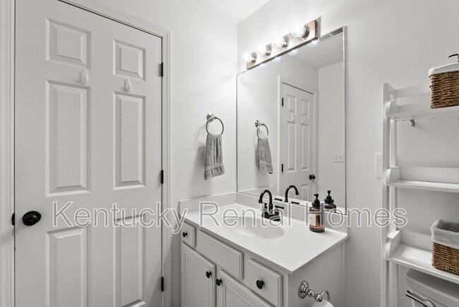 Building Photo - 4309 Saron Dr