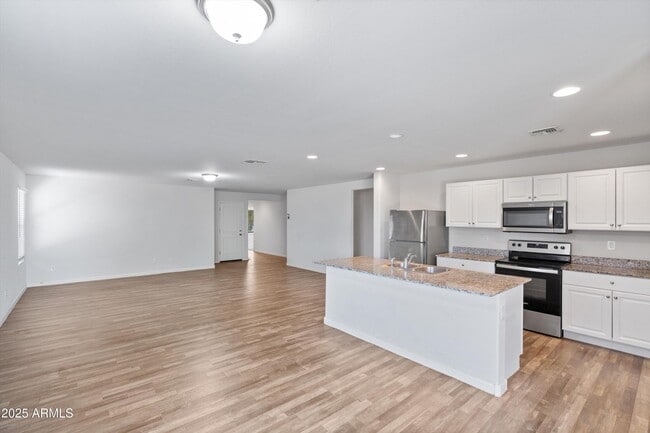 Building Photo - 2084 E Velvet Pl