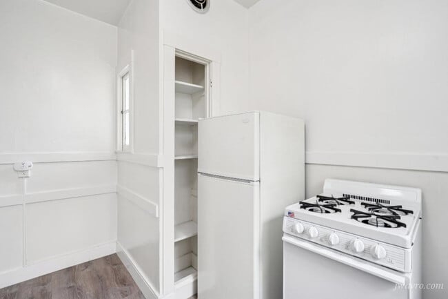 Building Photo - 2425 Fillmore St