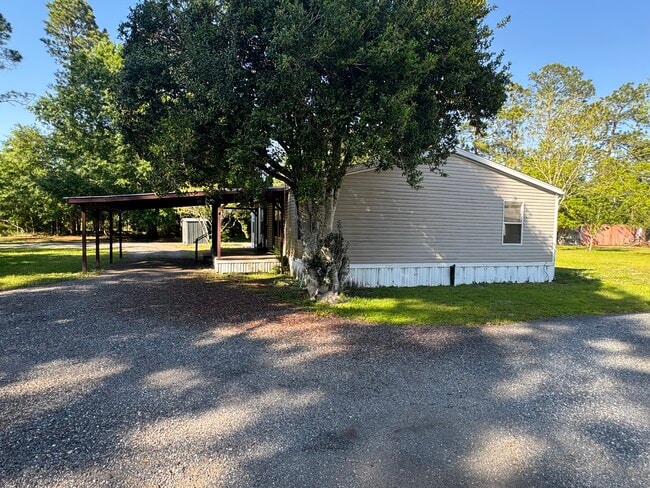 Building Photo - Macclenny SR121 Doublewide
