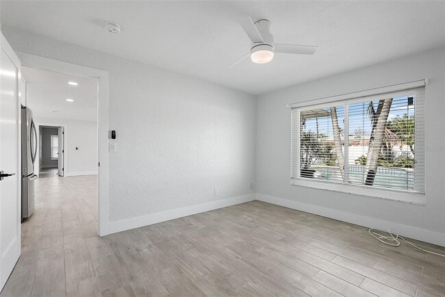 Building Photo - 3755 Belle Vista Dr E