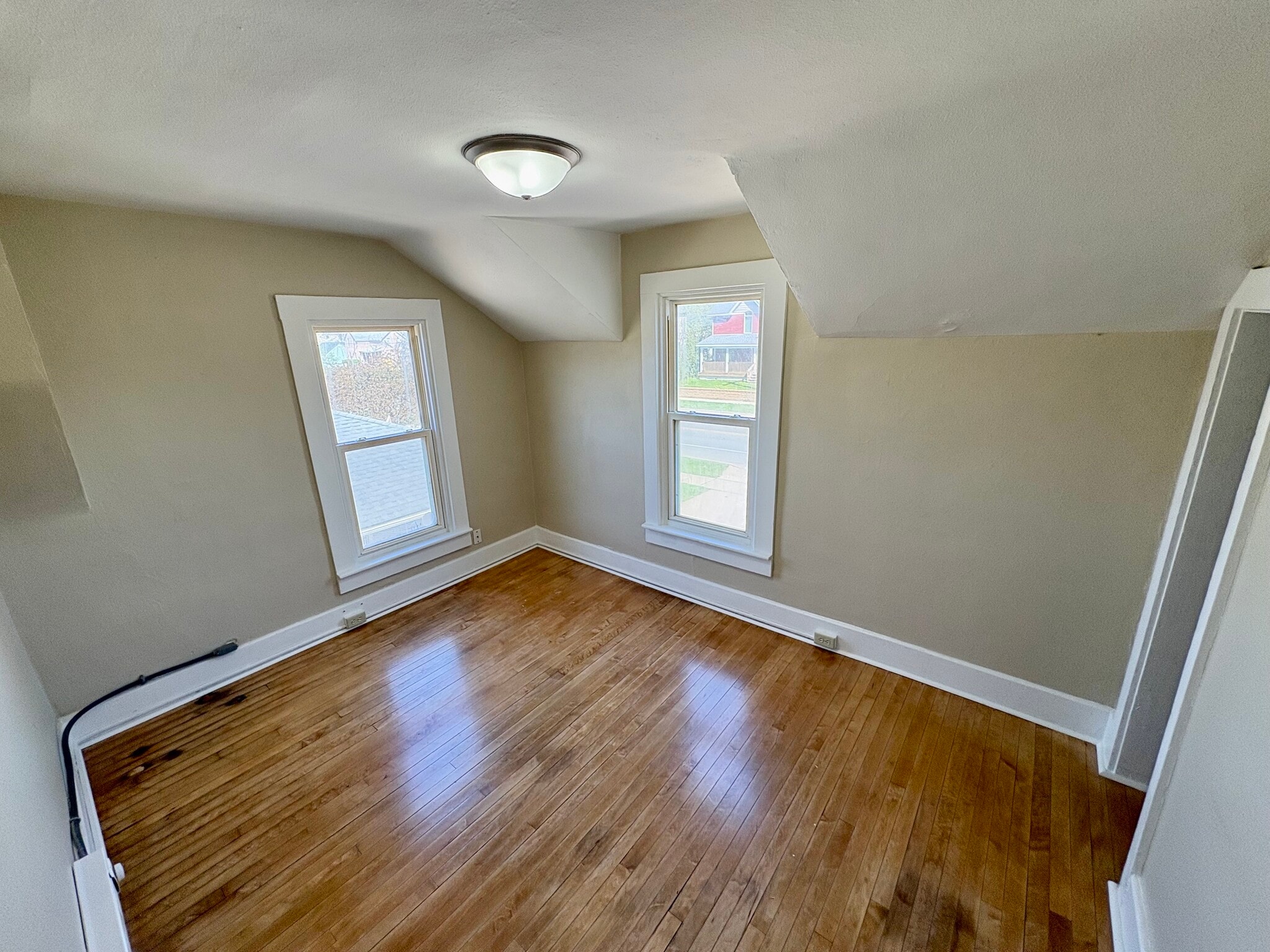 Building Photo - 941 Main St