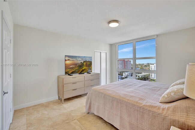 Building Photo - 2080 S Ocean Dr