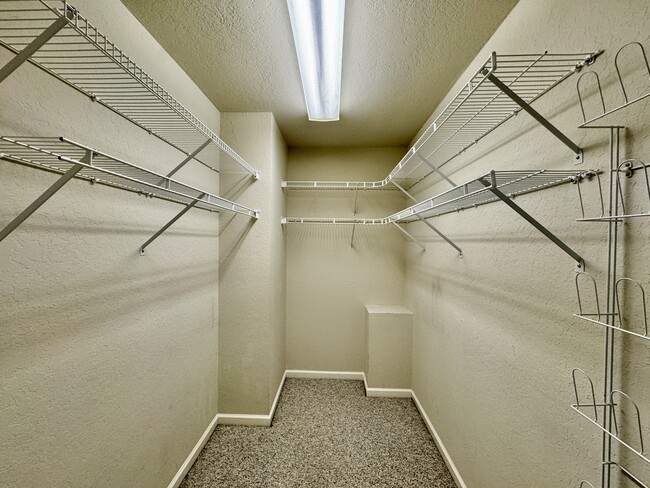 Building Photo - 144 Gigi Ln