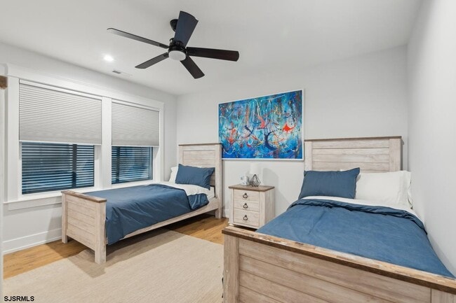 Building Photo - 9412 Ventnor Ave