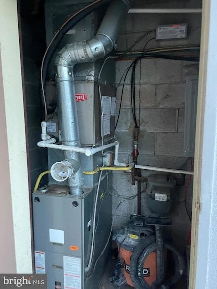 Building Photo - 202 Stony Way