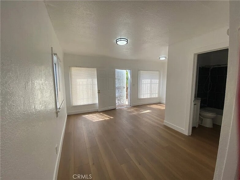 Livingroom - 1235 E 99th St
