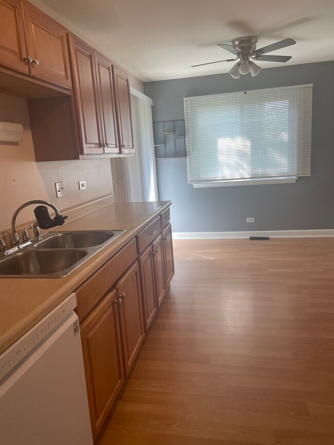 Building Photo - 1548 7 Pines Rd