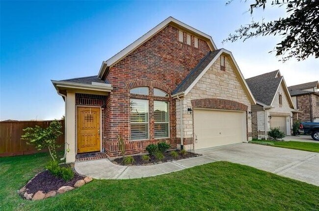 Building Photo - 23831 Villa Lisa Dr