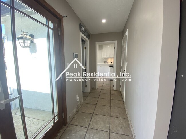 Building Photo - Wonderful  Fair Oaks 3bd/2.5ba Home with R...