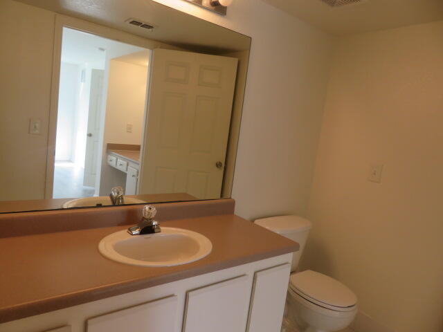 Building Photo - 181 SW Palm Dr