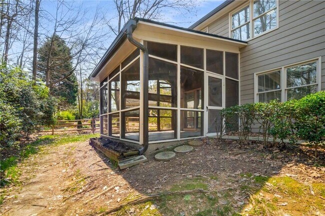 Building Photo - 1813 N Creek Cir