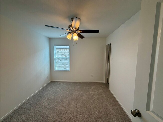 Building Photo - 28750 Texas Plns Dr